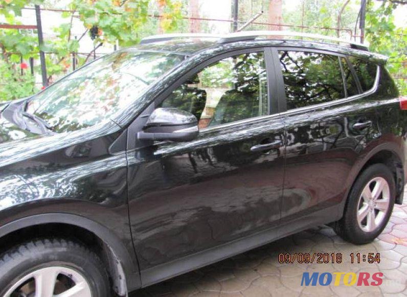 2013' Toyota RAV4 photo #1