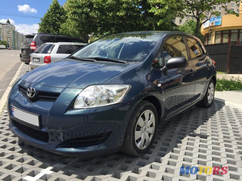 2007' Toyota Auris photo #1