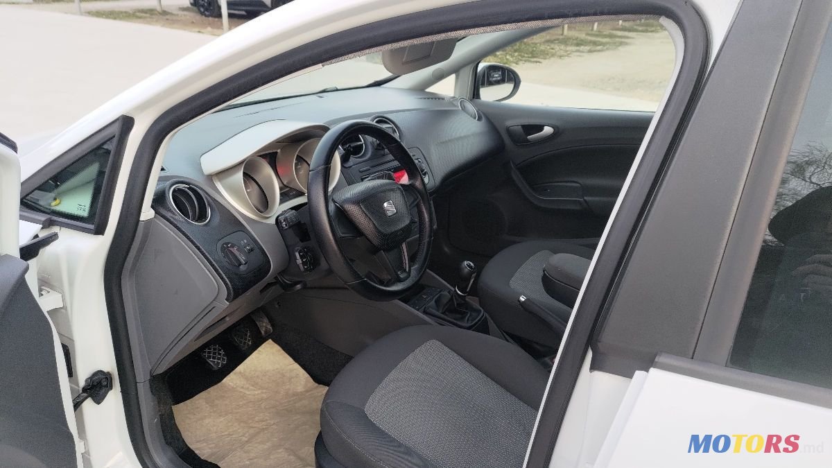 2012' SEAT Ibiza photo #5