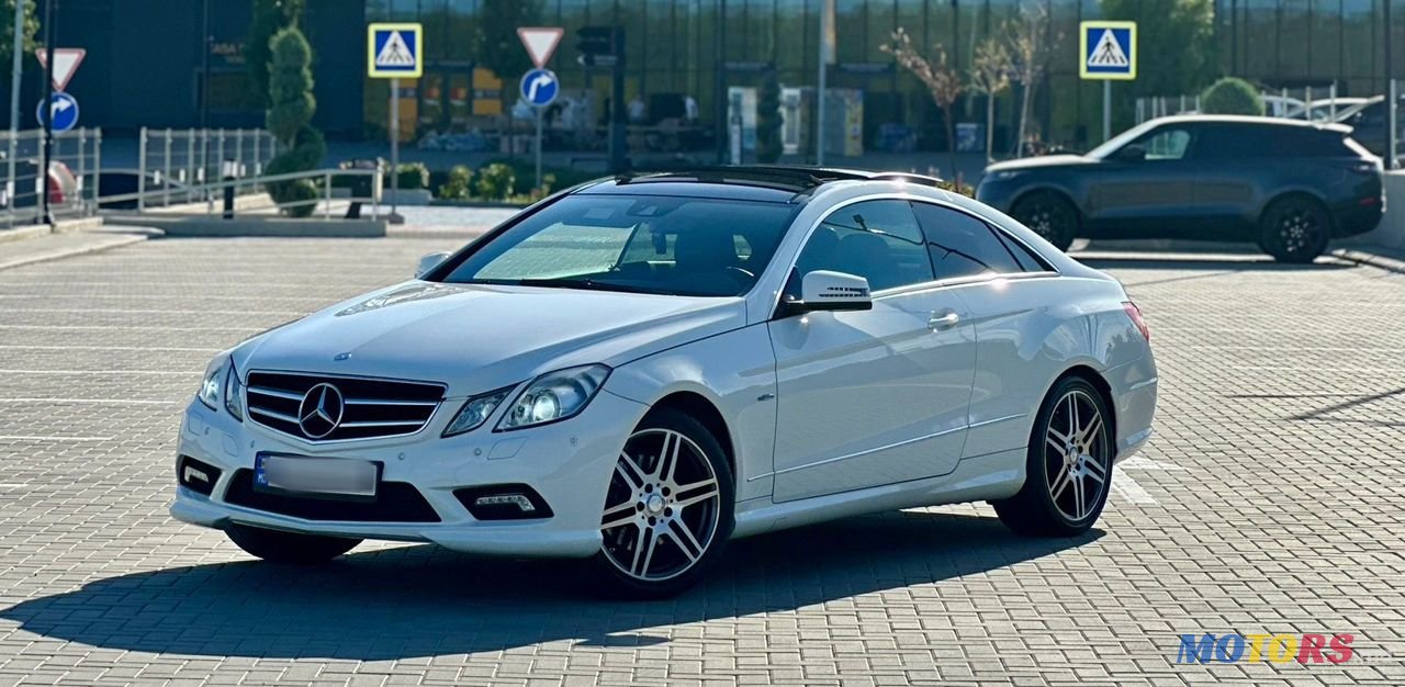 2010' Mercedes-Benz E-Class photo #2