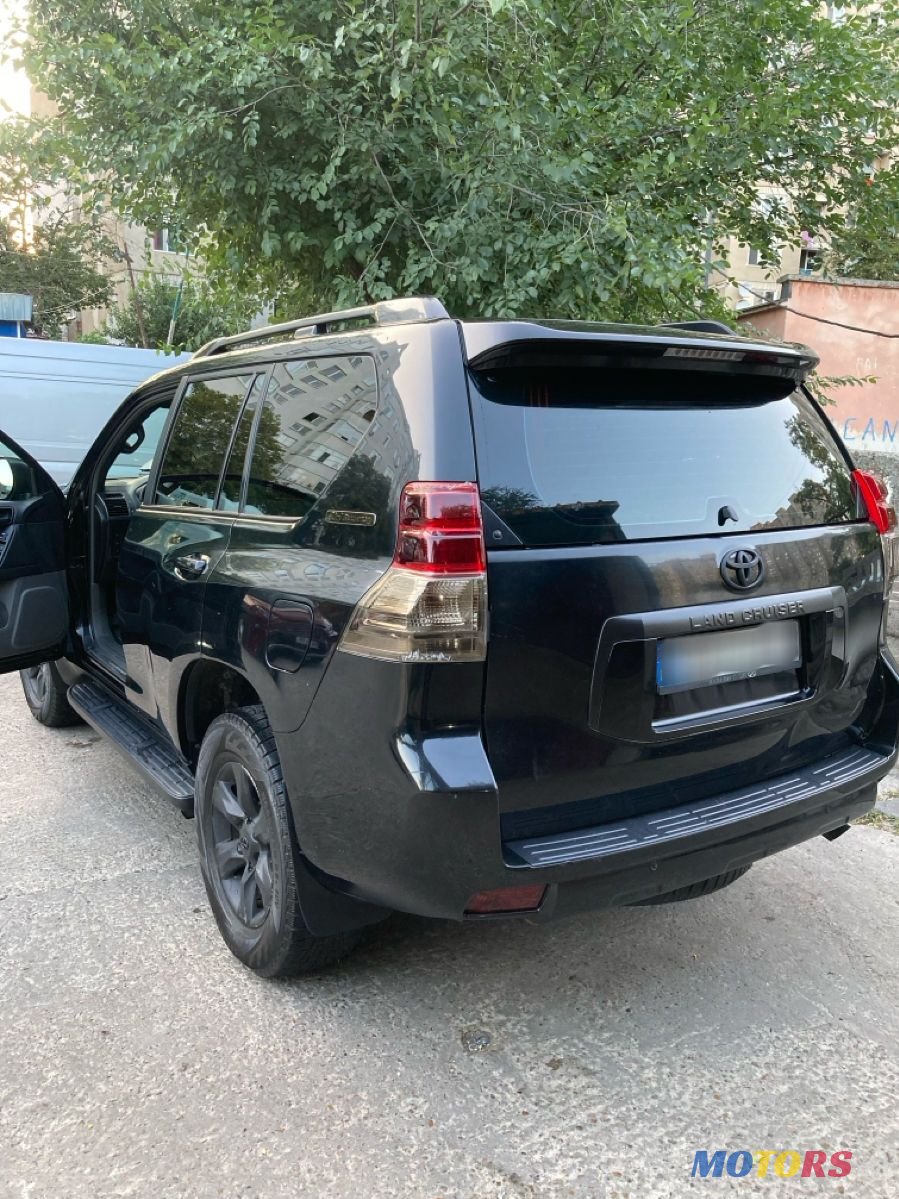 2011' Toyota Land Cruiser Prado photo #2