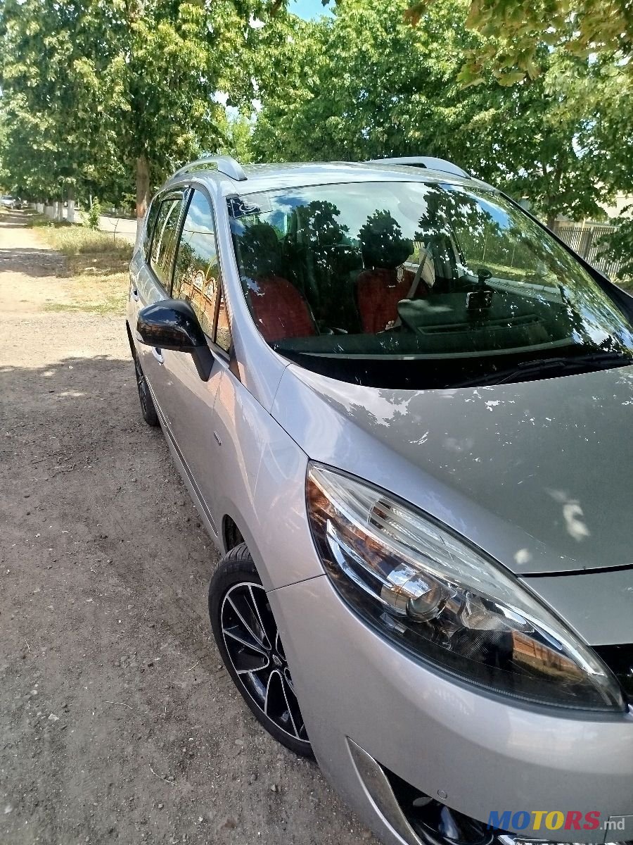 2014' Renault Grand Scenic photo #4