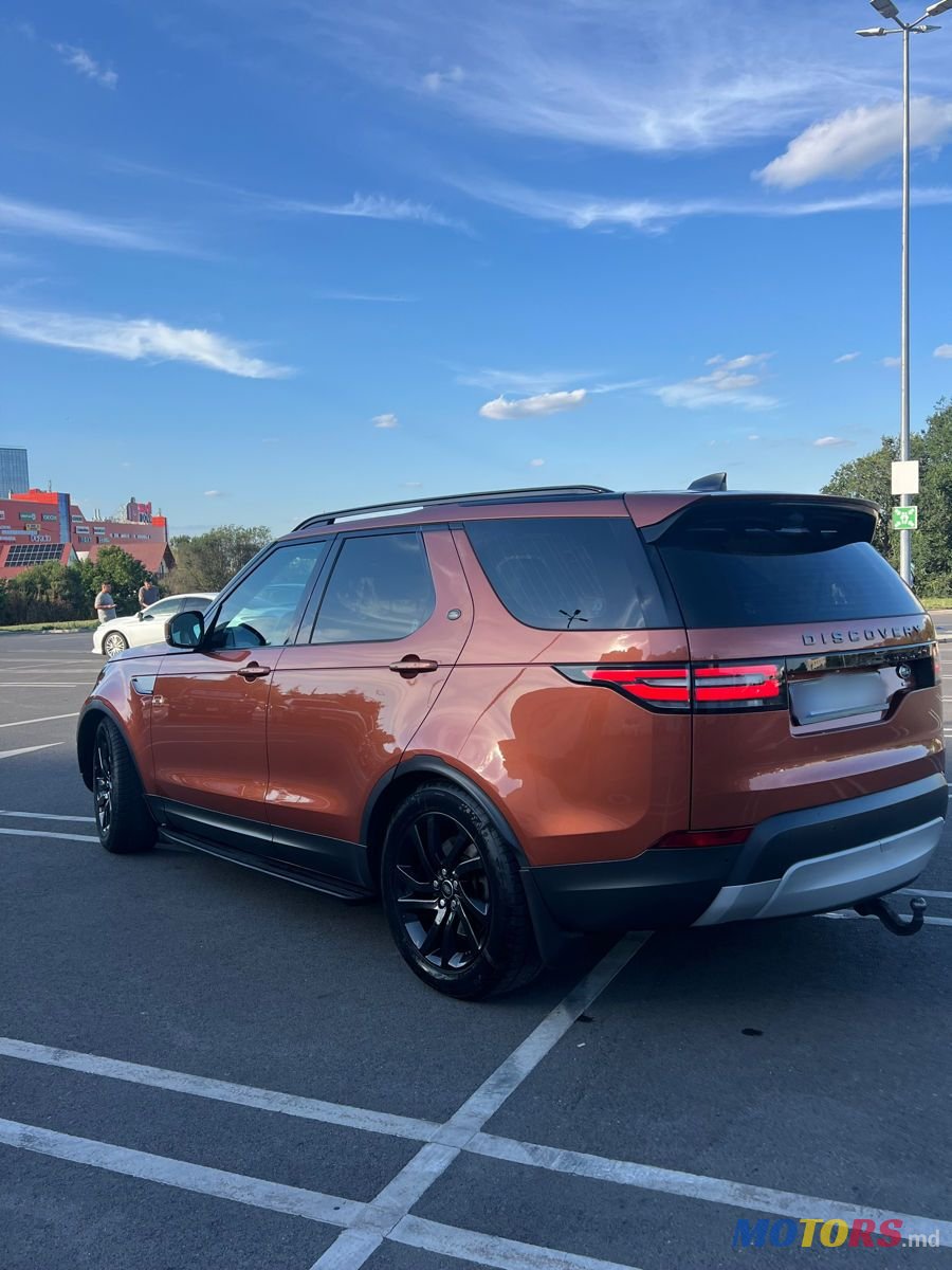 2017' Land Rover Discovery photo #3