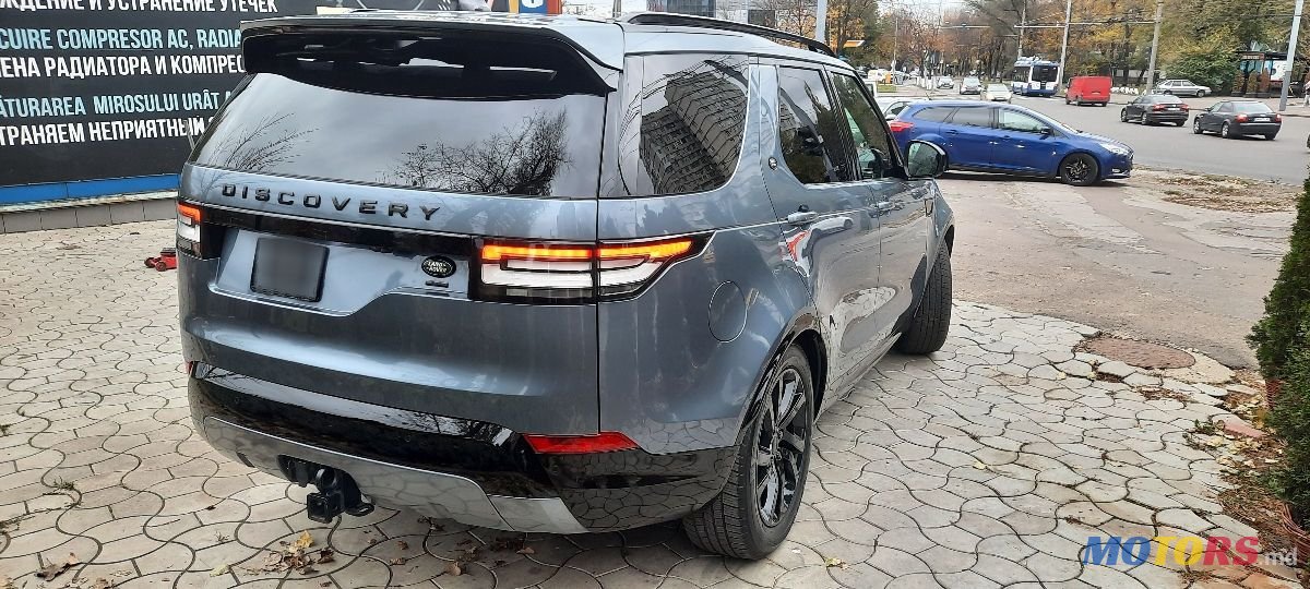 2018' Land Rover Discovery photo #4