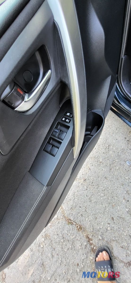 2015' Toyota Auris photo #3