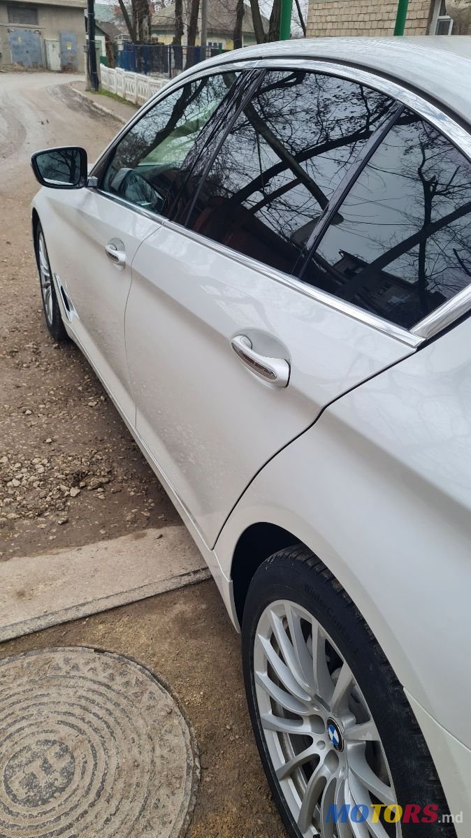 2017' BMW 5 Series photo #2