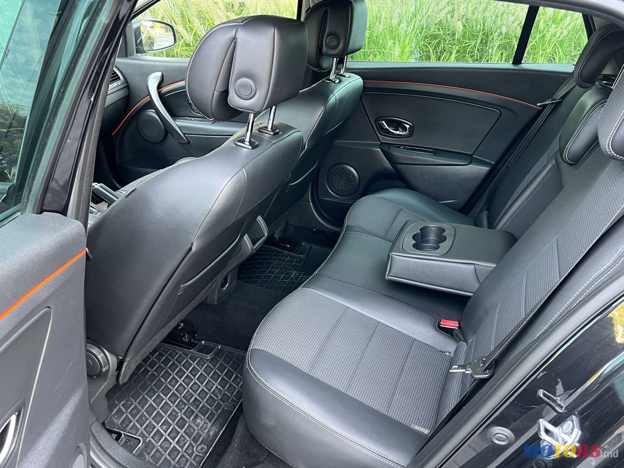 2012' Renault Megane photo #6