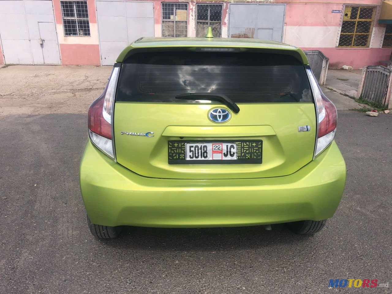 2015' Toyota Prius c photo #6