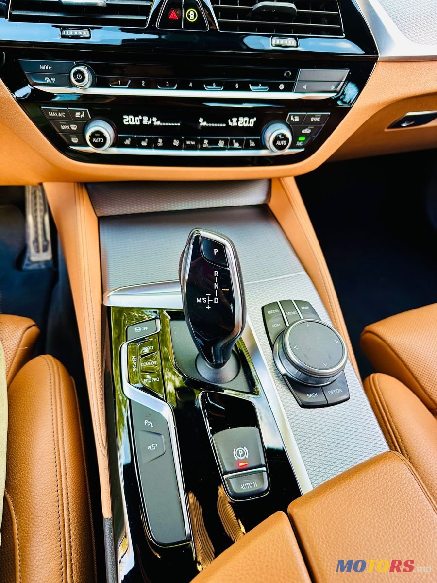 2020' BMW 5 Series photo #6