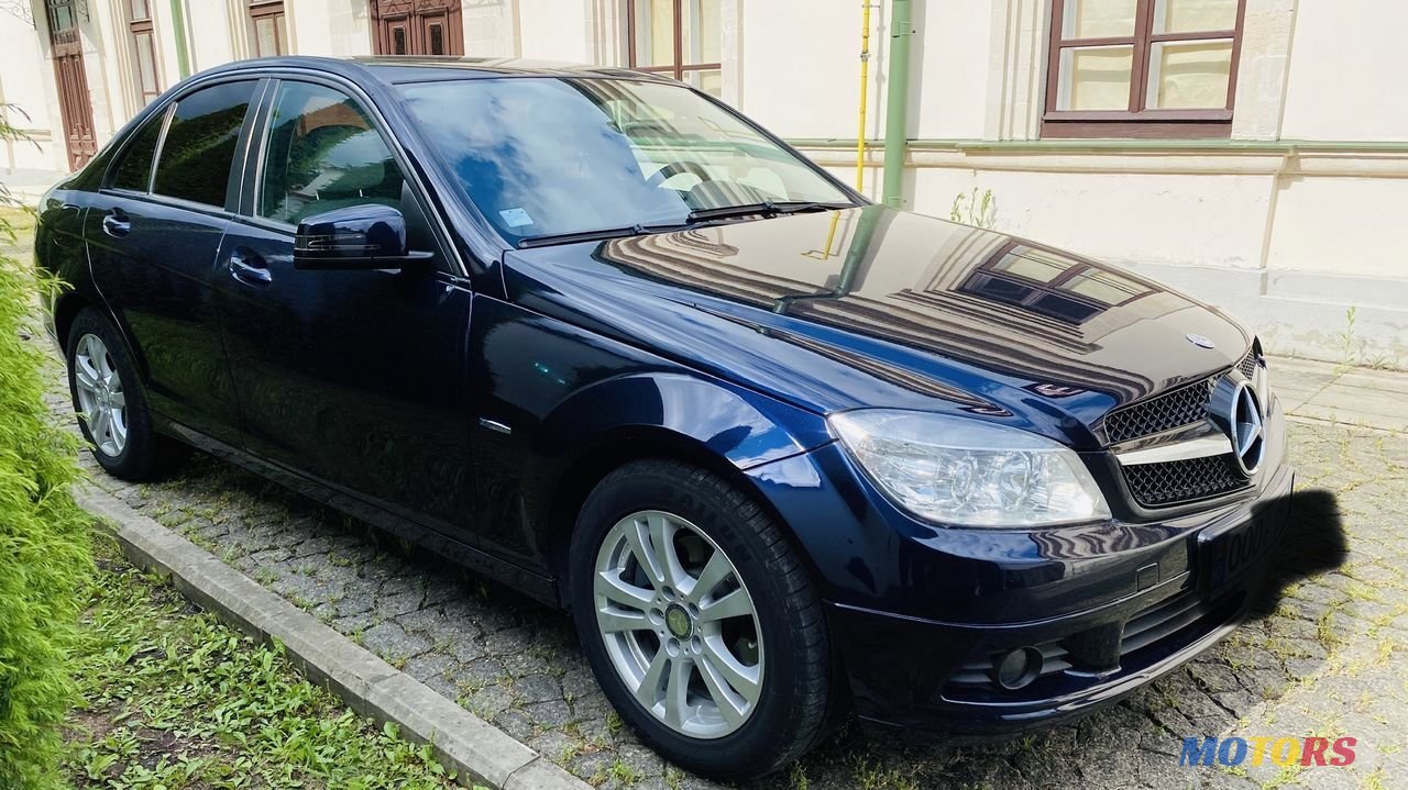 2009' Mercedes-Benz C Класс photo #3
