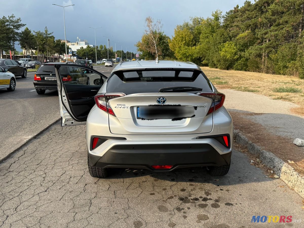 2018' Toyota C-HR photo #5