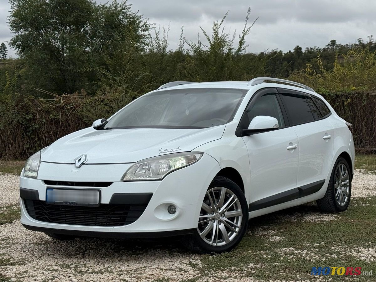 2011' Renault Megane photo #1