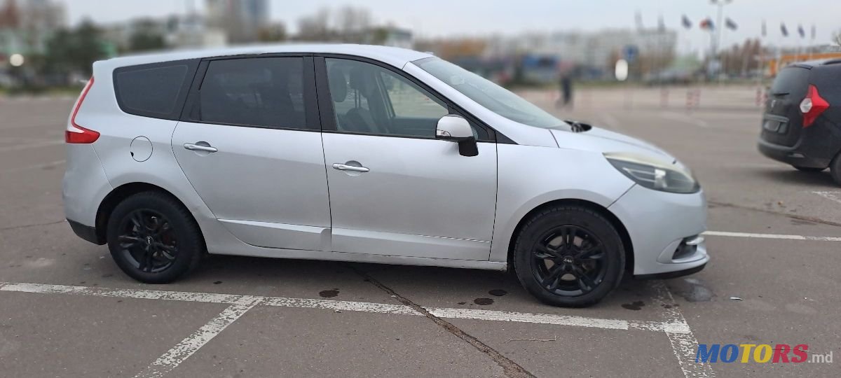 2014' Renault Grand Scenic photo #3