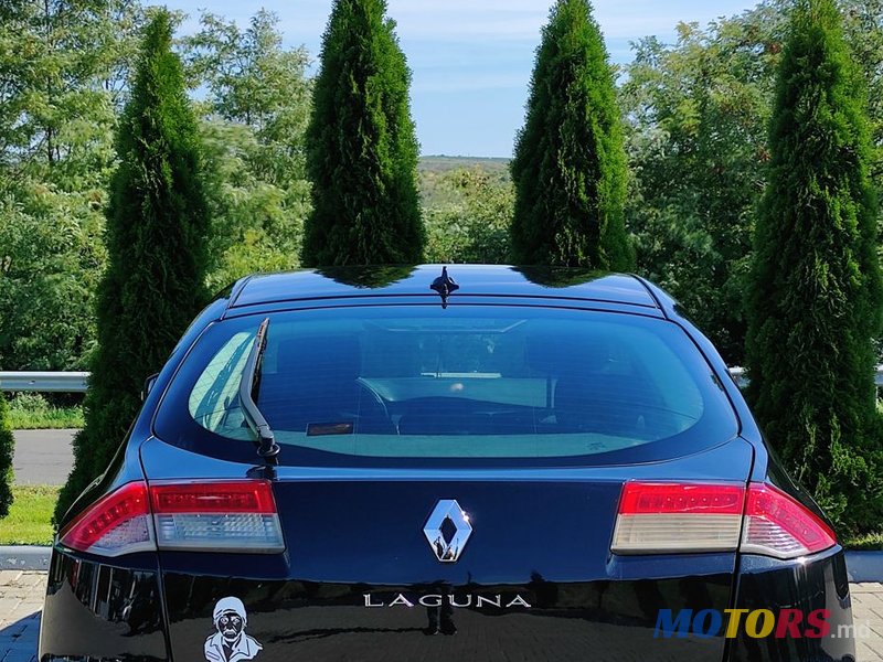2008' Renault Laguna photo #5