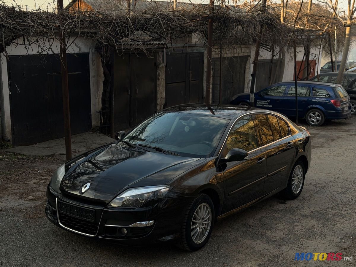 2011' Renault Laguna photo #1