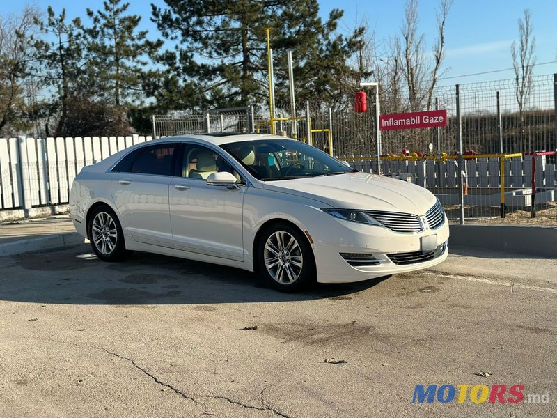 2013' Lincoln MKZ photo #4