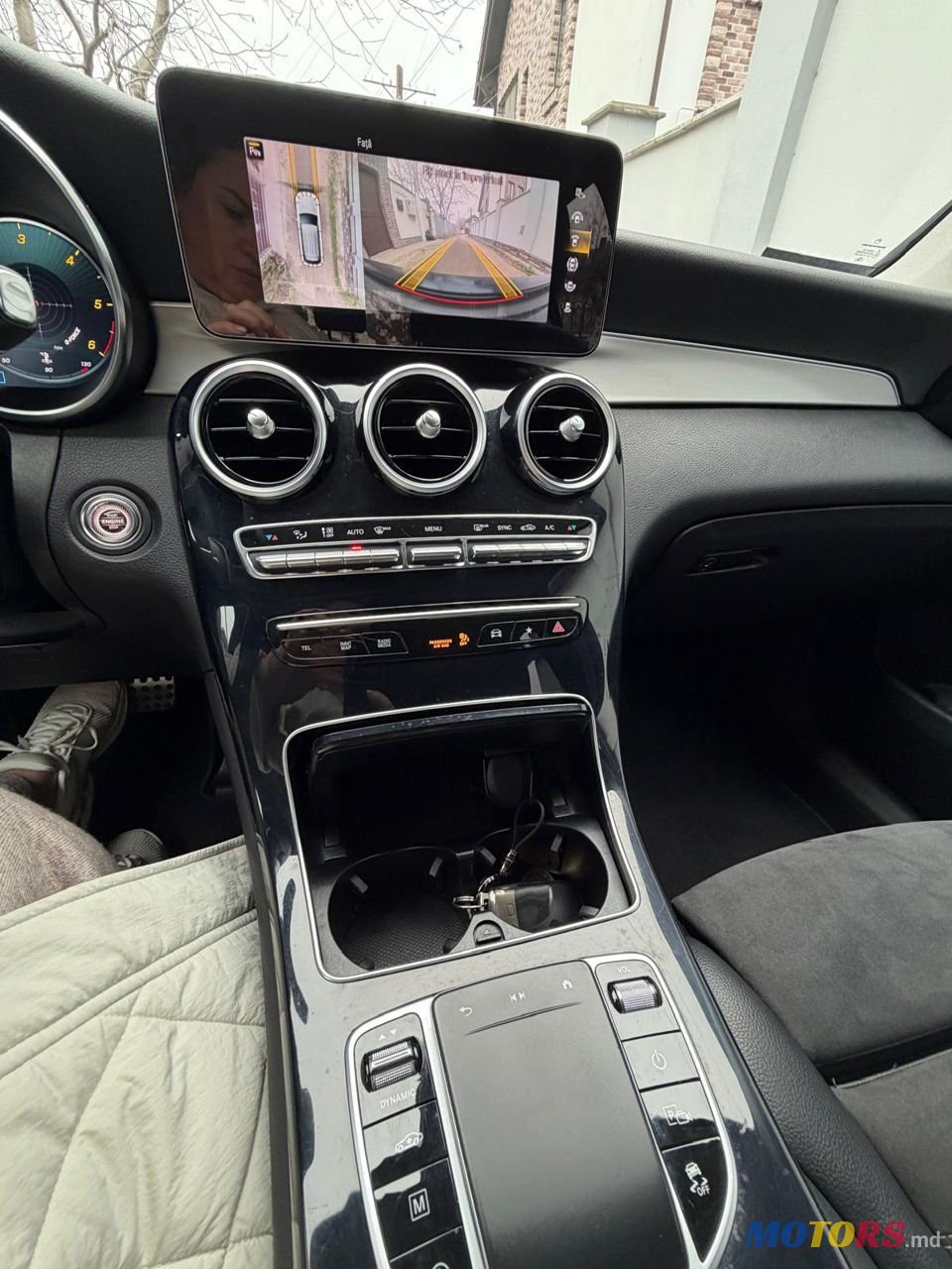 2020' Mercedes-Benz GLC photo #6