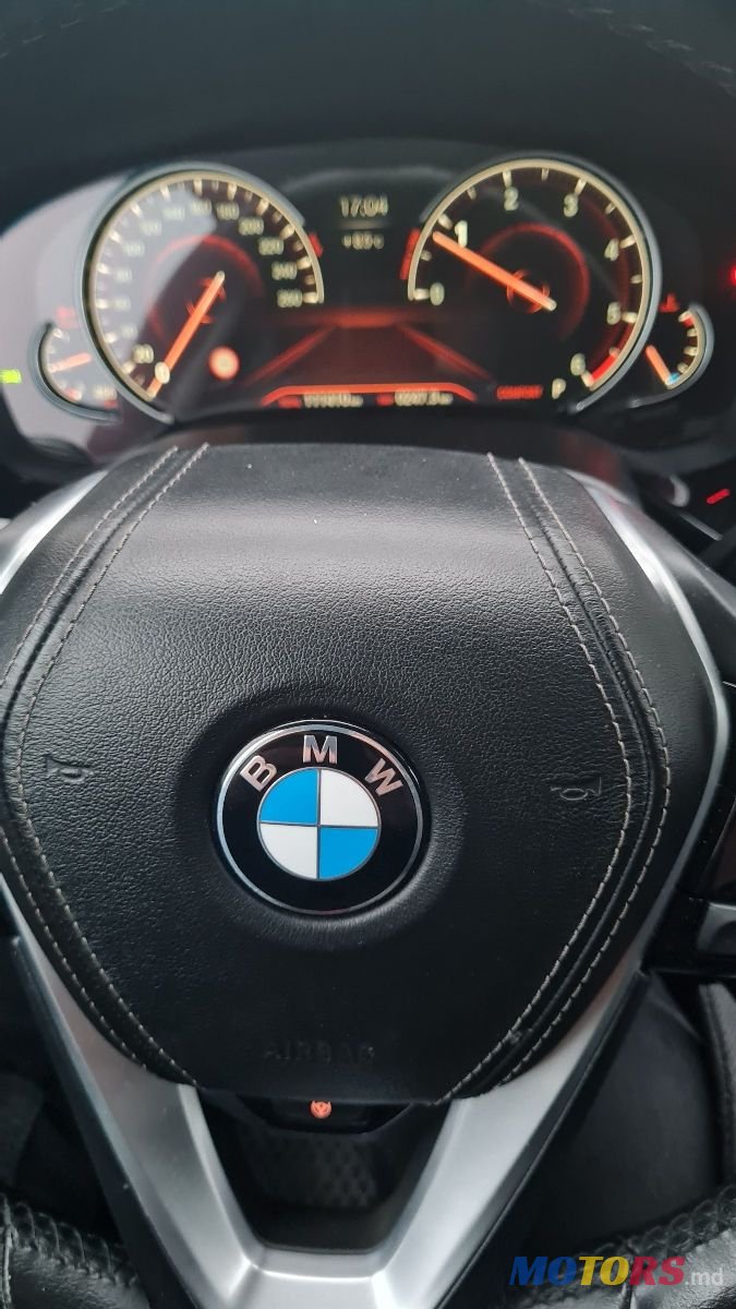 2017' BMW 5 Series photo #5