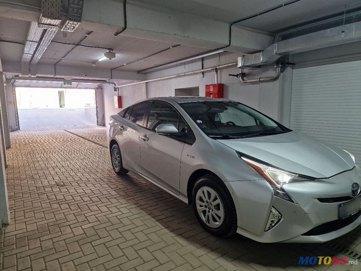 2016' Toyota Prius photo #2