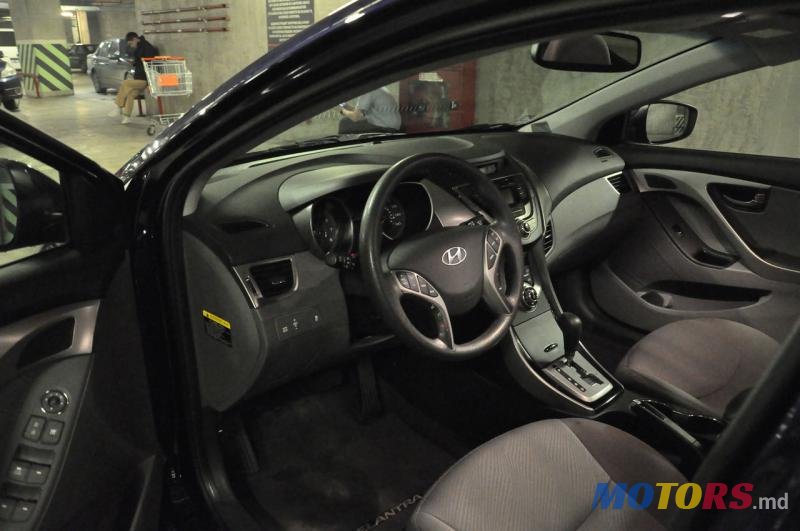 2013' Hyundai Elantra photo #6