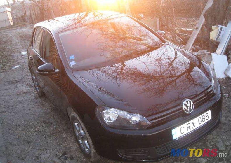 2009' Volkswagen Golf photo #2