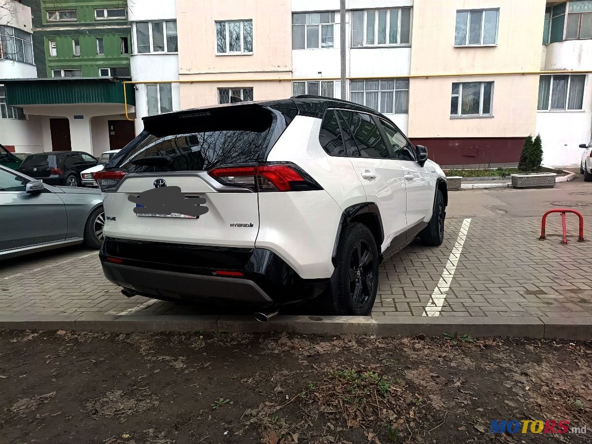 2019' Toyota RAV4 photo #3