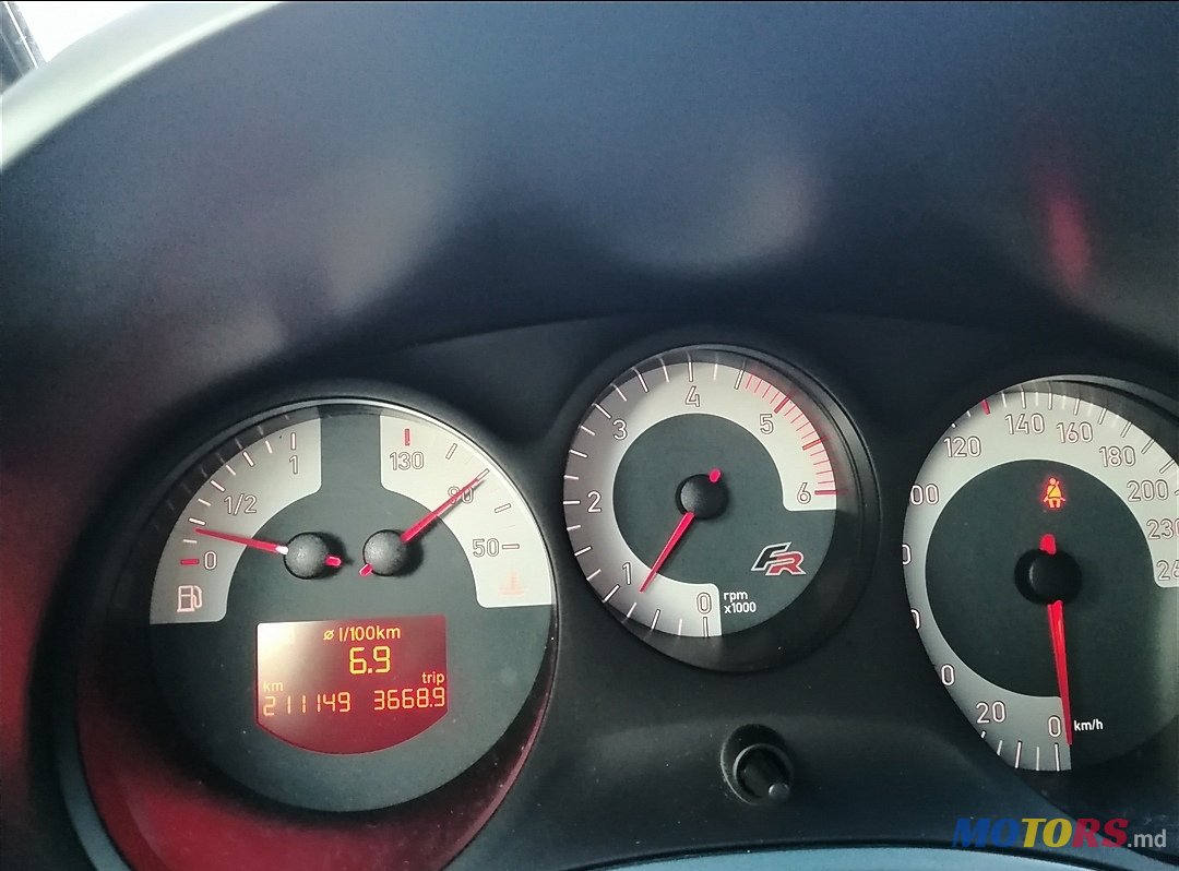 2007' SEAT Leon FR photo #2