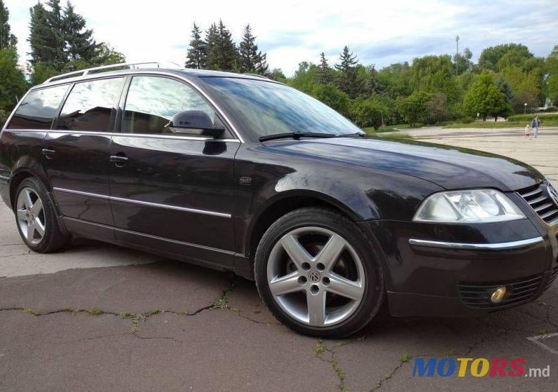 2002' Volkswagen Passat photo #1