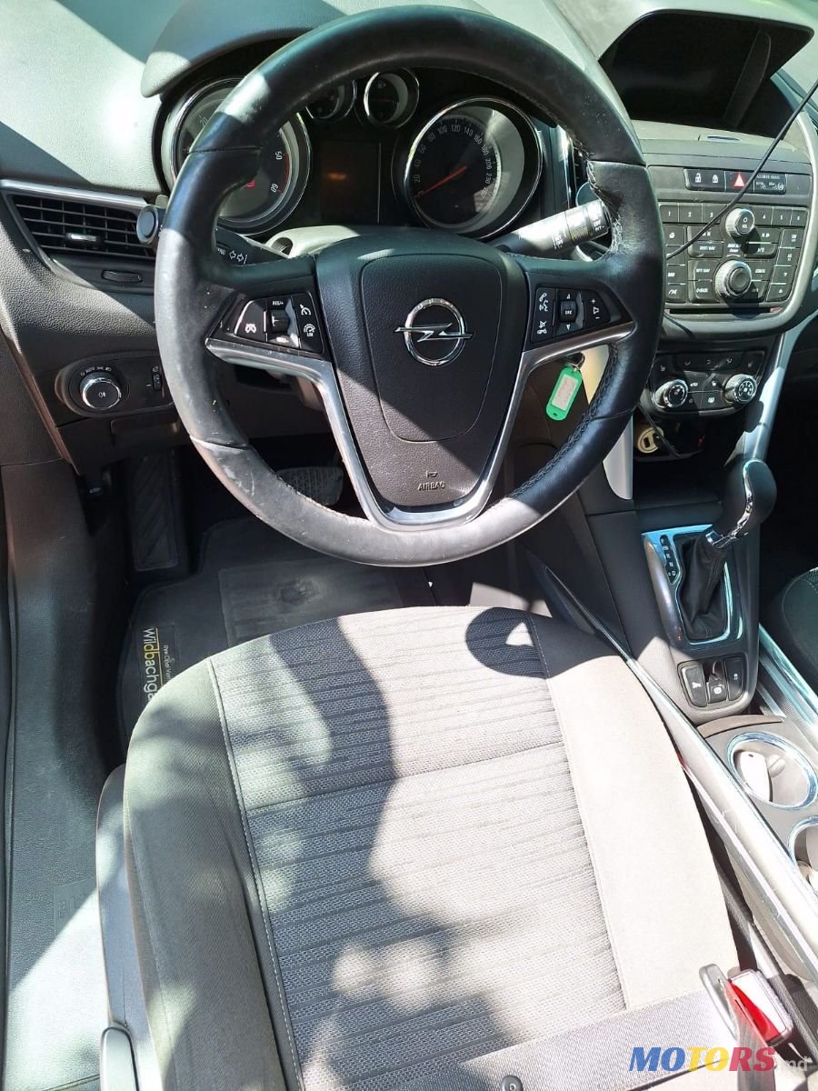 2015' Opel Zafira photo #5