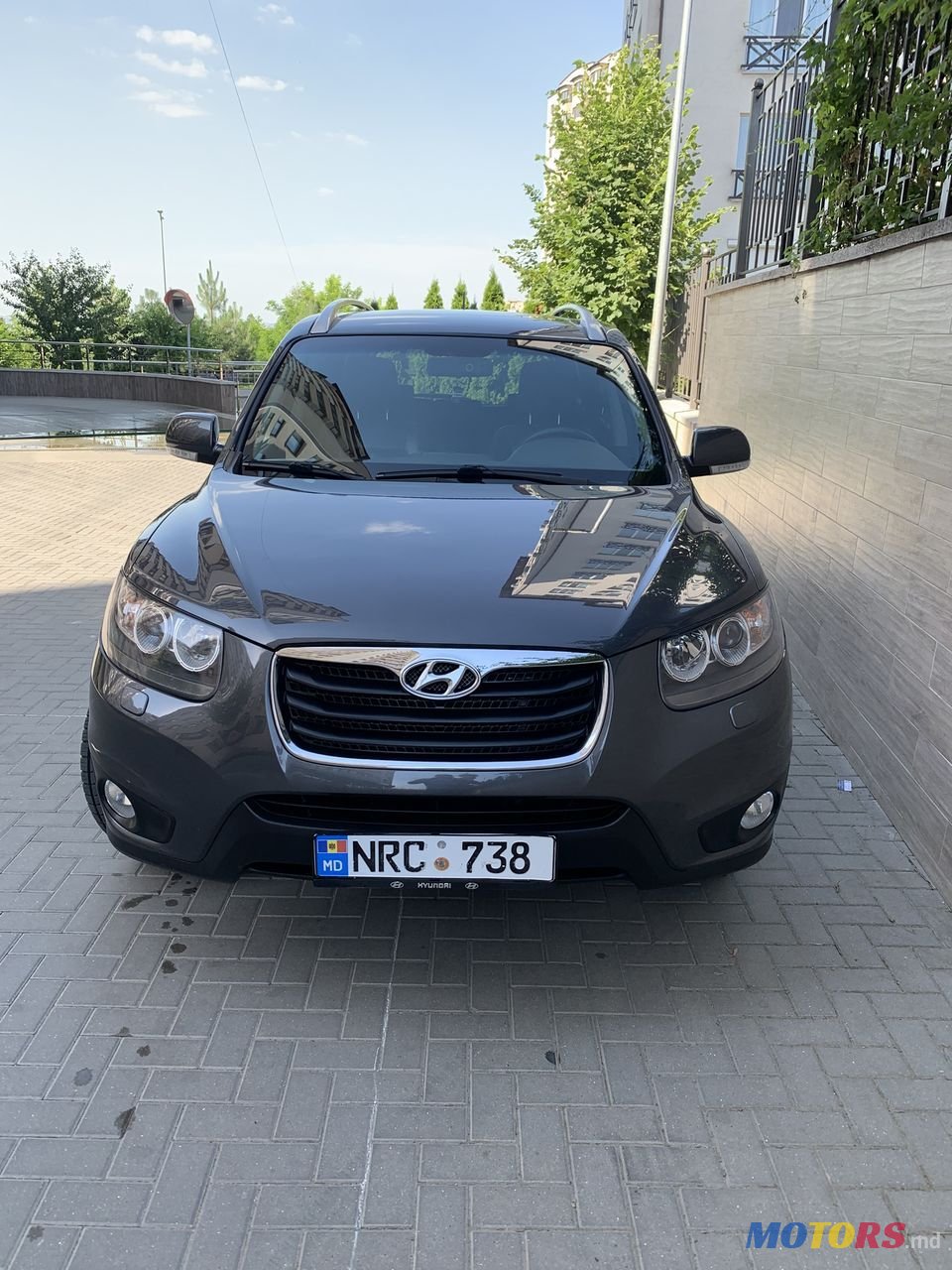 2011' Hyundai Santa Fe photo #1