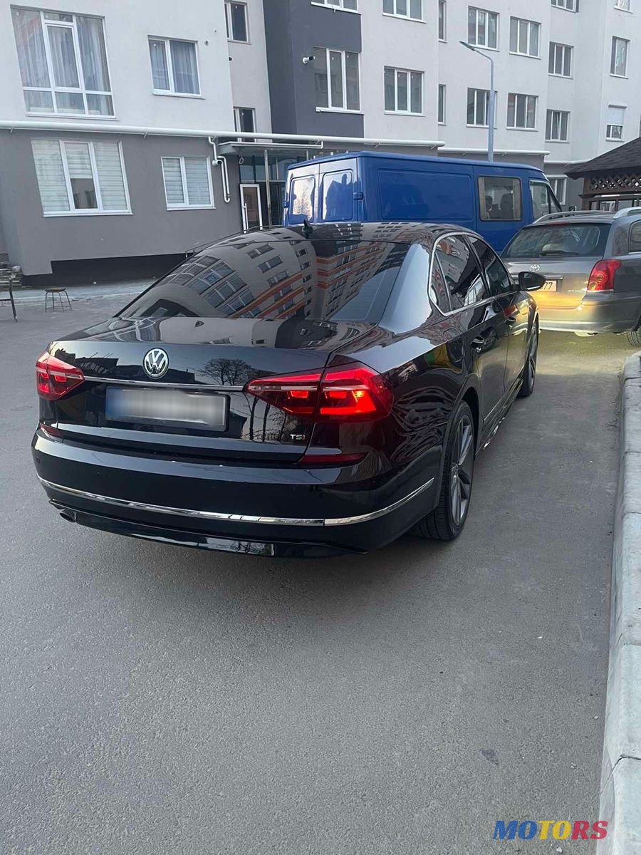 2017' Volkswagen Passat photo #3