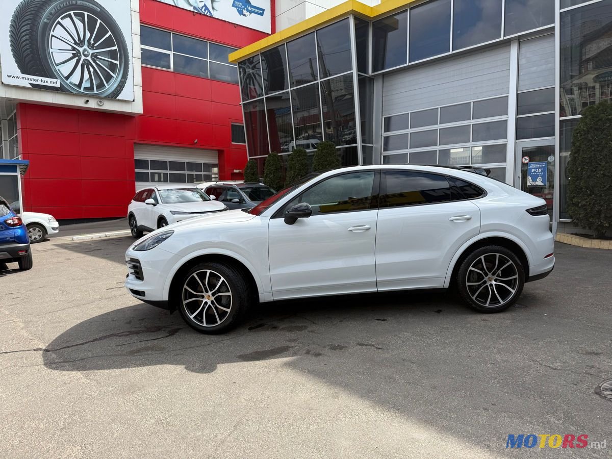2019' Porsche Cayenne Coupe photo #4