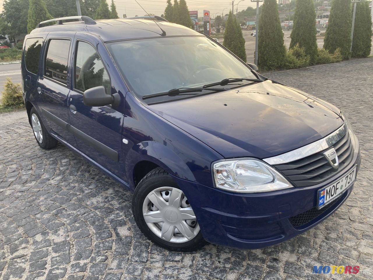 2009' Dacia Logan photo #2