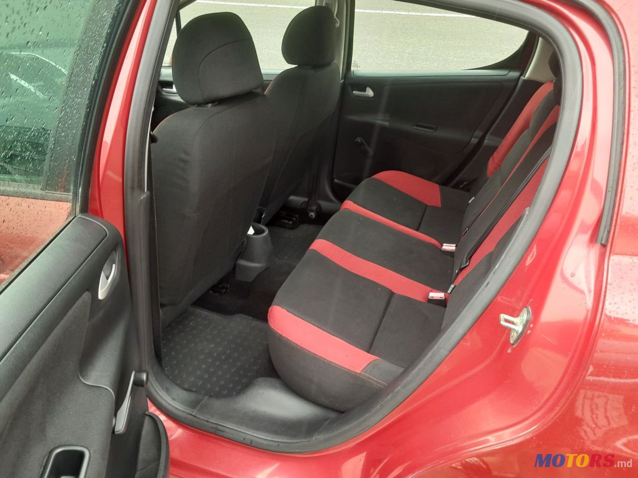 2010' Peugeot 207 photo #6