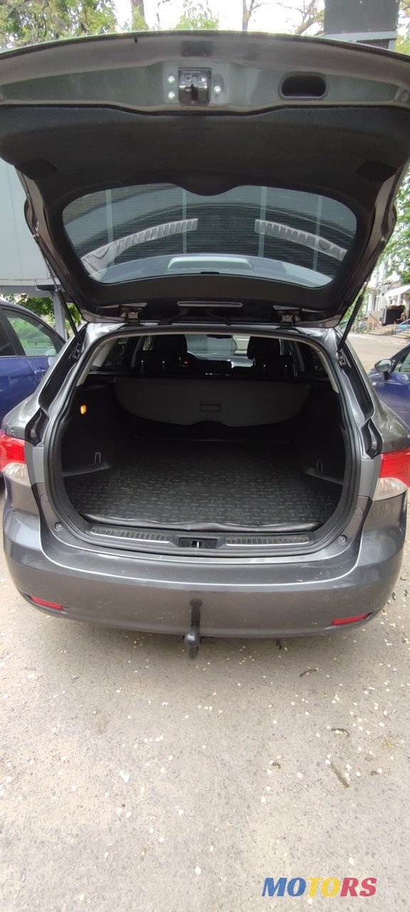 2013' Toyota Avensis photo #6