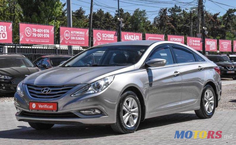 2011' Hyundai Sonata photo #1