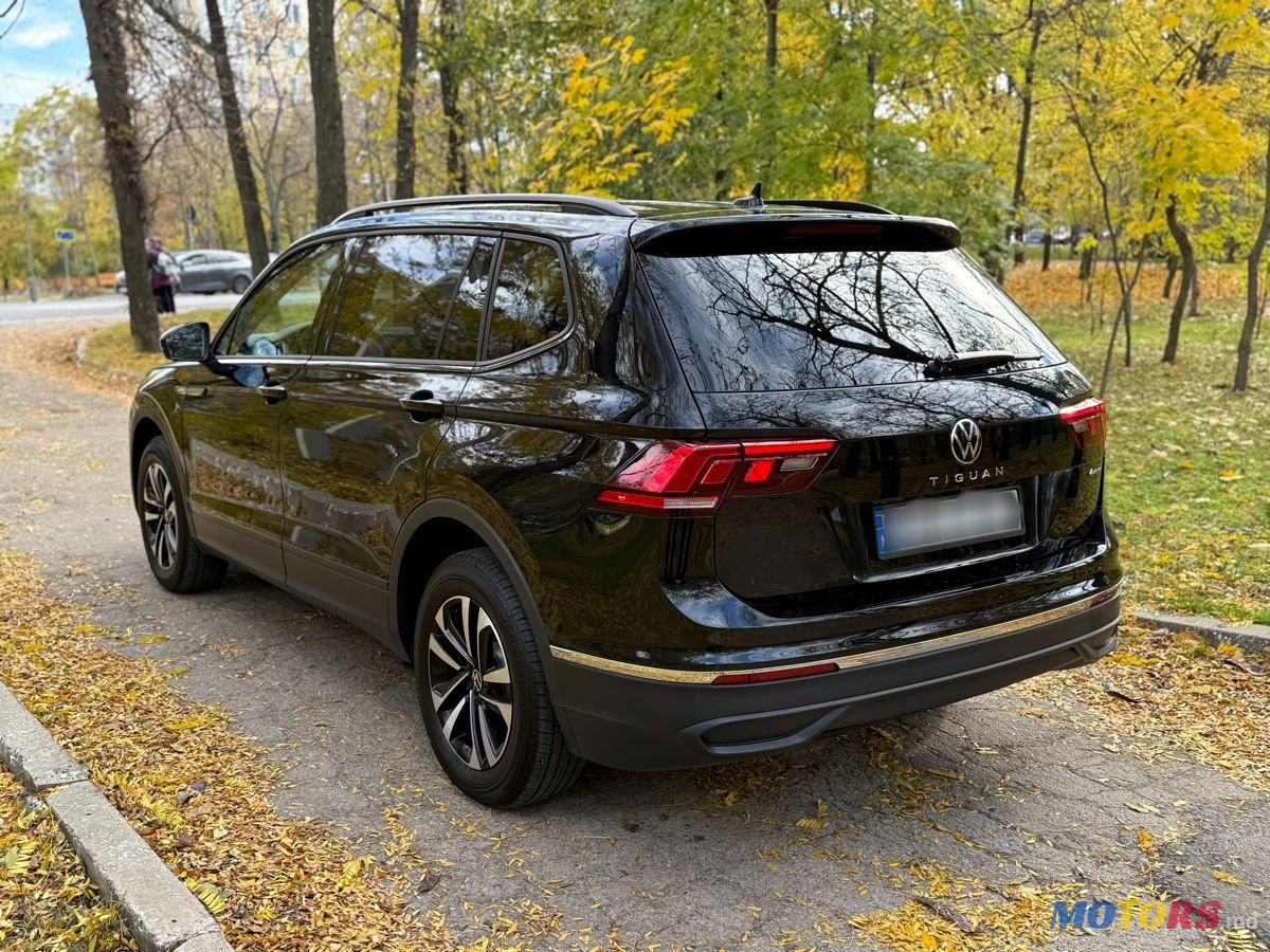 2024' Volkswagen Tiguan photo #6