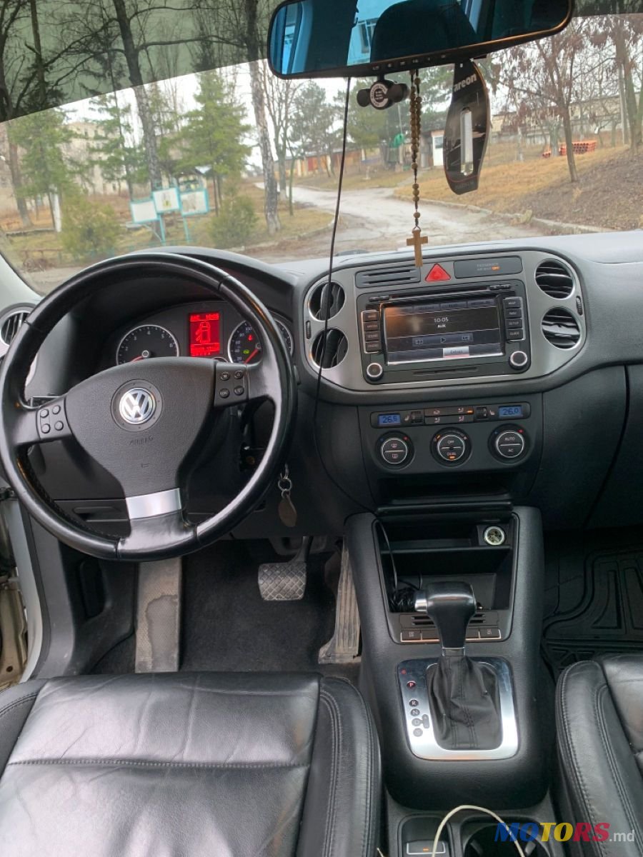 2009' Volkswagen Tiguan photo #4