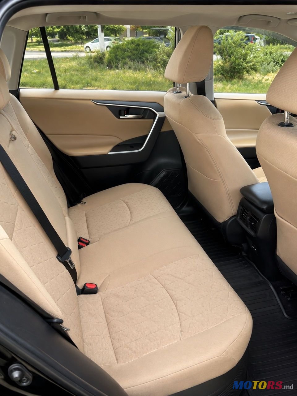 2022' Toyota RAV4 photo #3