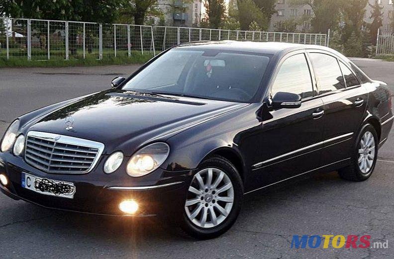 2008' Mercedes-Benz E photo #2