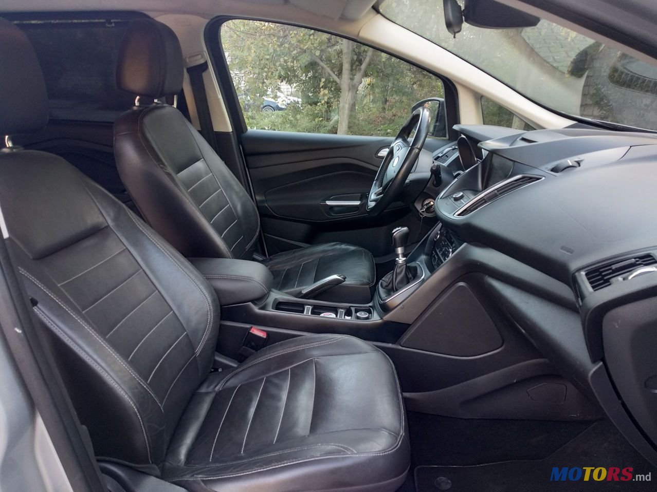 2015' Ford Grand C-MAX photo #2