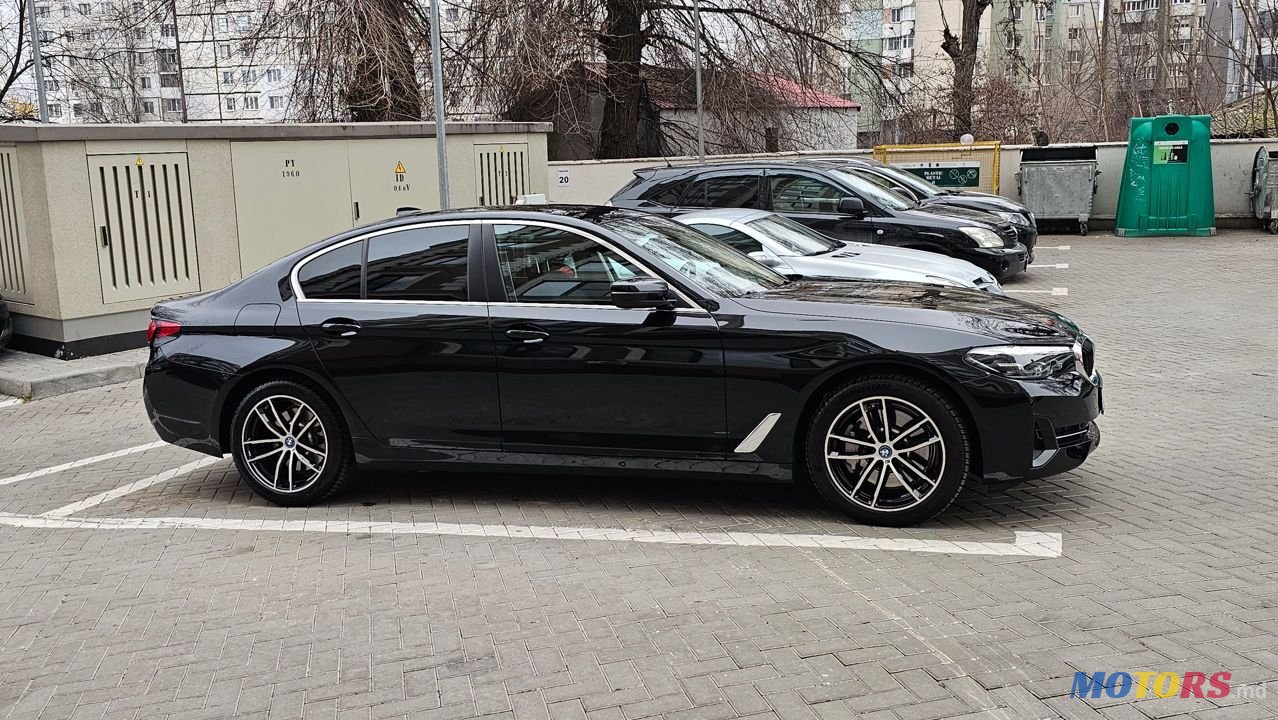 2020' BMW 5 Series photo #4