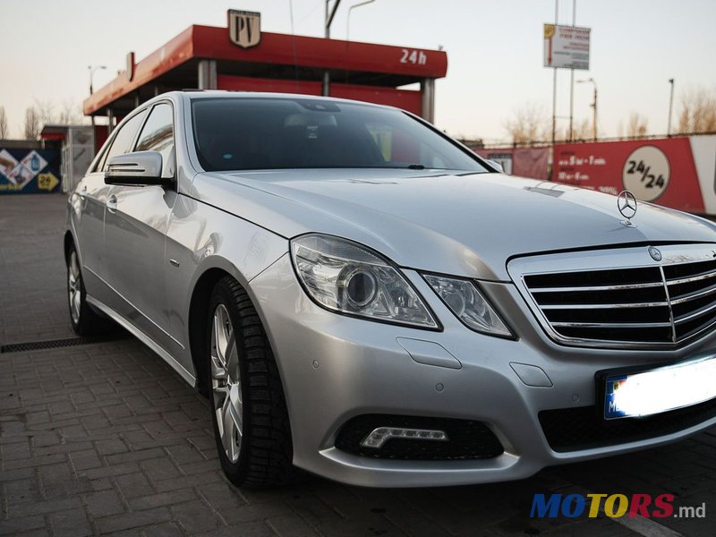 2009' Mercedes-Benz E Класс photo #3