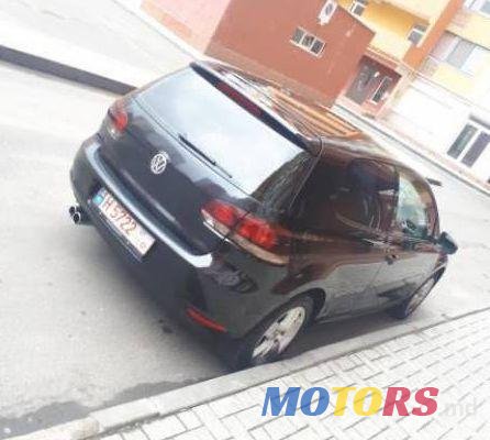 2009' Volkswagen Golf photo #2