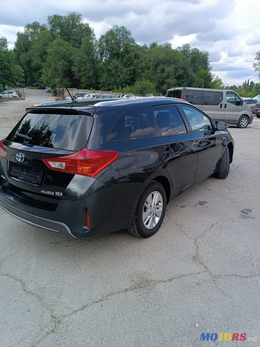 2013' Toyota Auris photo #5