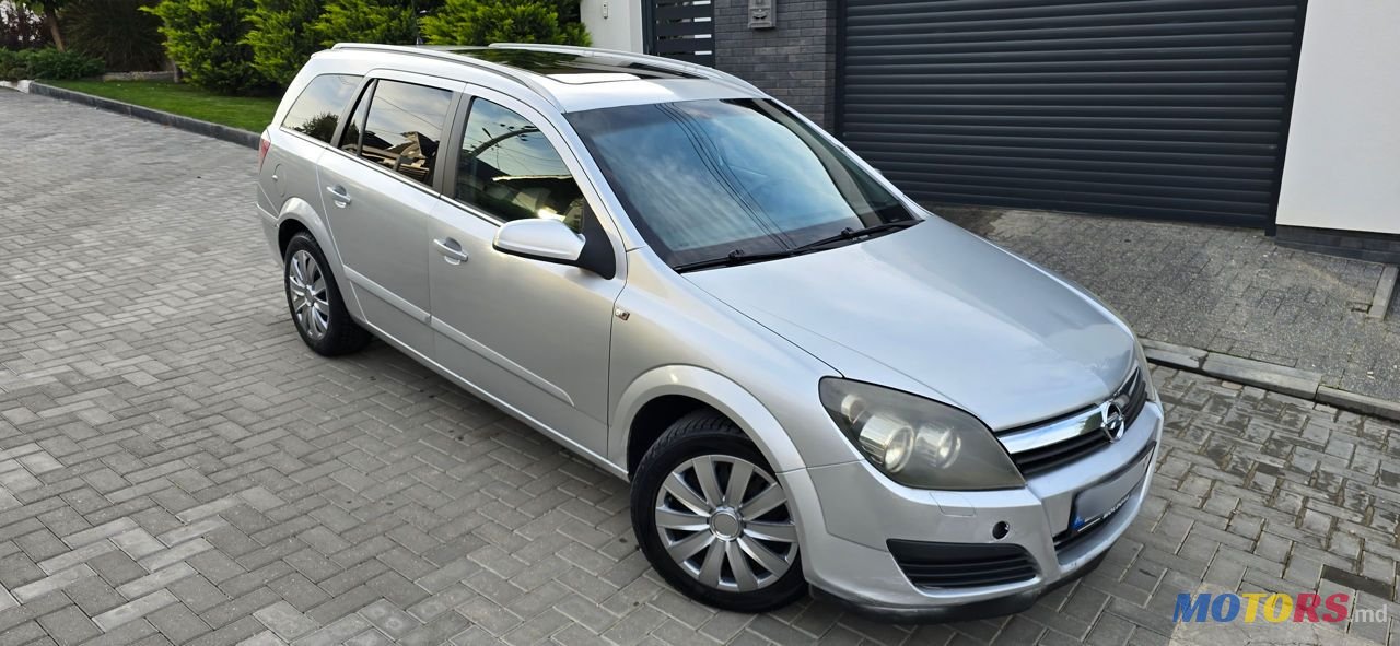 2006' Opel Astra photo #1