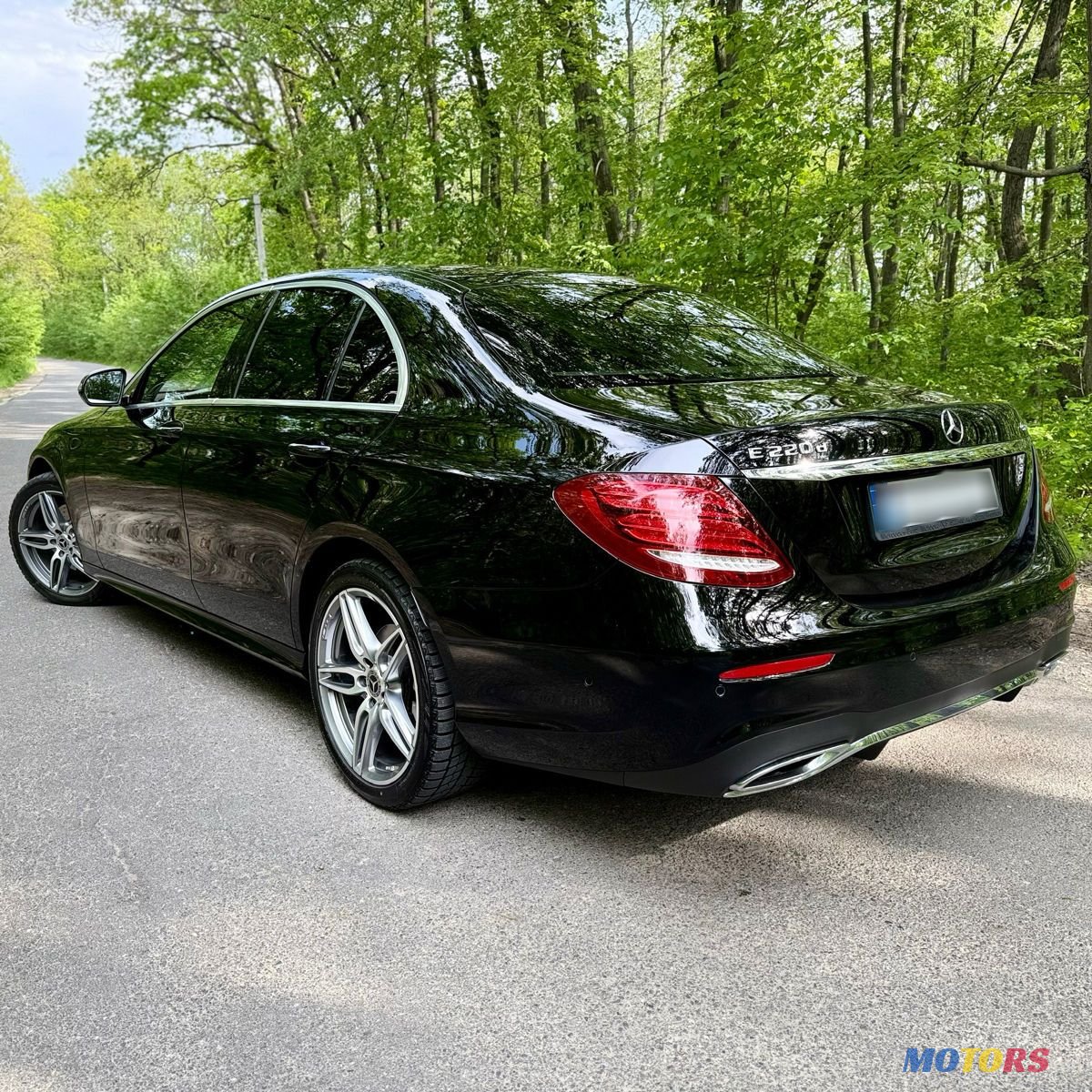 2017' Mercedes-Benz E-Class photo #2