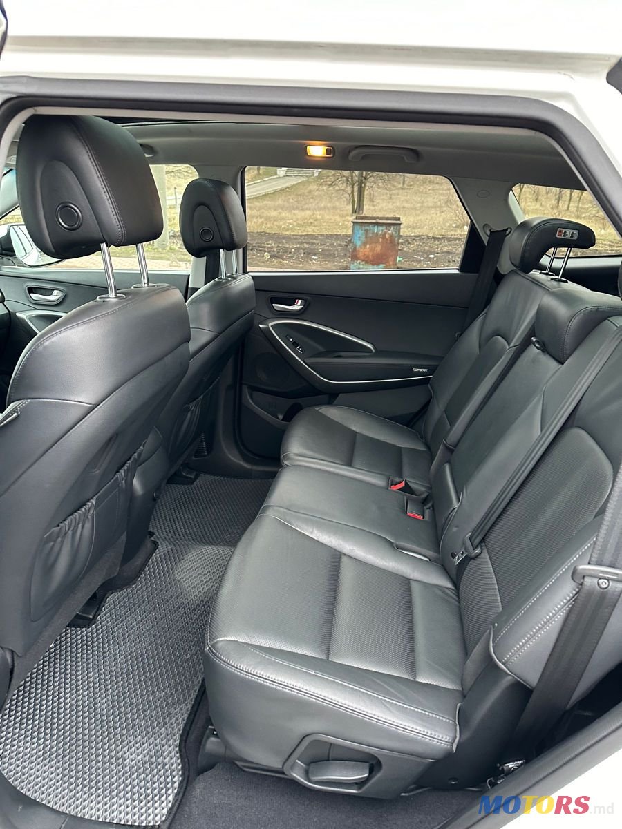 2015' Hyundai Santa Fe photo #6