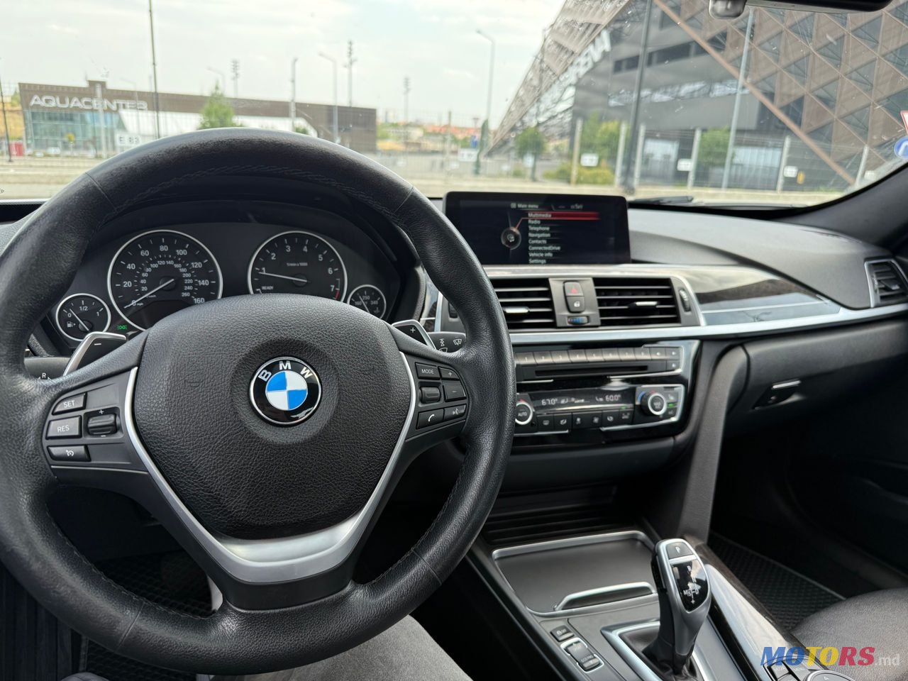 2016' BMW 3 Series photo #4