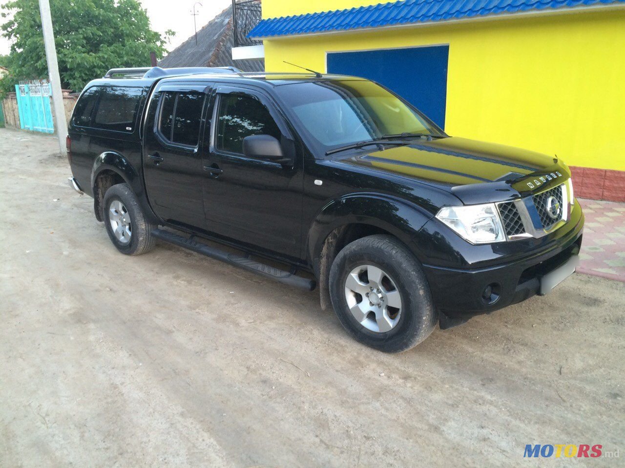 2005' Nissan Navara photo #2